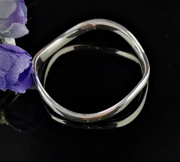 Georgie Sculptural Bangle - Silver
