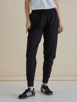 Cara Travel Jogger - Black
